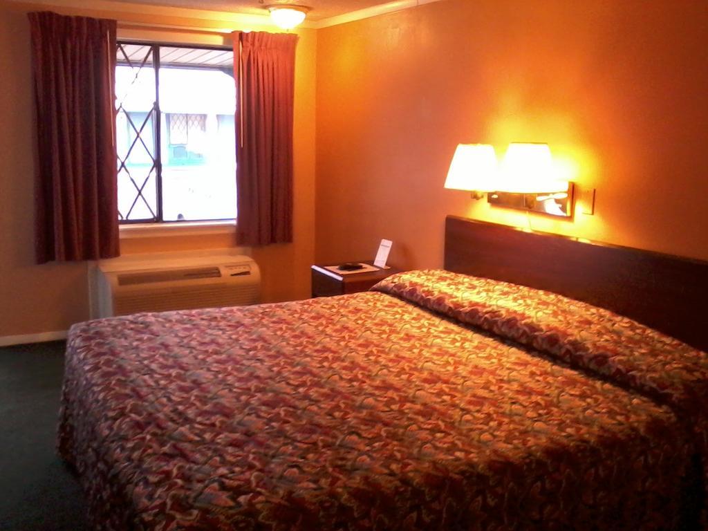 Westwoods Inn & Suites 우드헤이븐 외부 사진